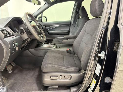 Crystal Black Pearl 2022 Honda Pilot 2WD Sport