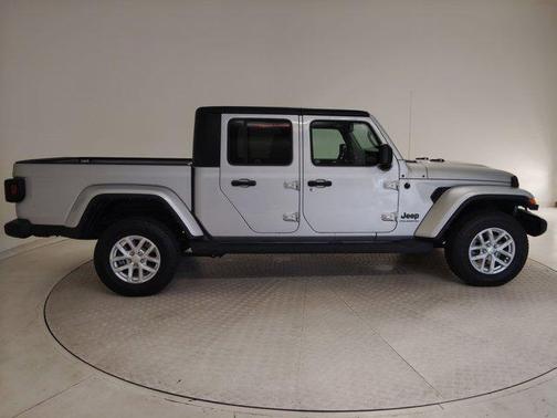 2023 Jeep Gladiator Sport S