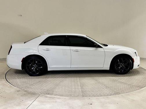 2021 Chrysler 300 Touring