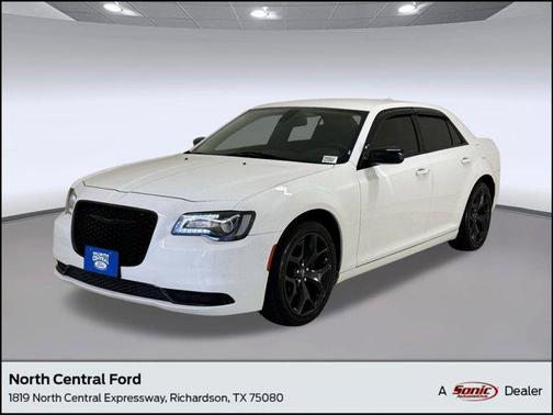 2021 Chrysler 300 Touring
