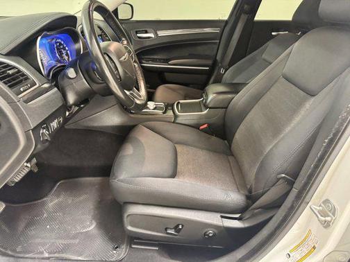2021 Chrysler 300 Touring