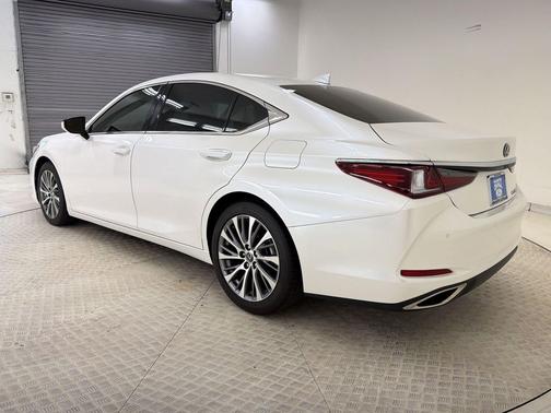 Eminent White Pearl 2020 Lexus ES 350 Base