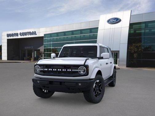 Oxford White 2026 Ford Bronco Outer Banks
