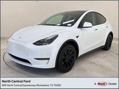 Pearl White Multi-Coat 2024 Tesla Model Y RWD
