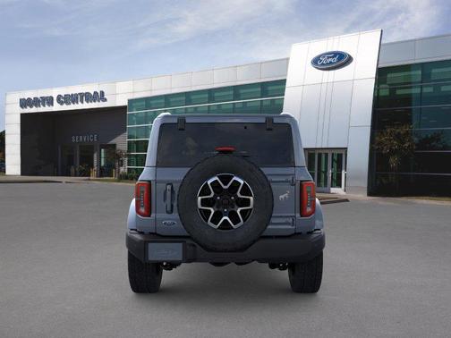 Azure Gray Metallic Tri-Coat 2025 Ford Bronco Outer Banks