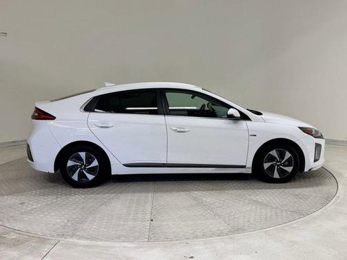 2017 Hyundai IONIQ Hybrid SEL