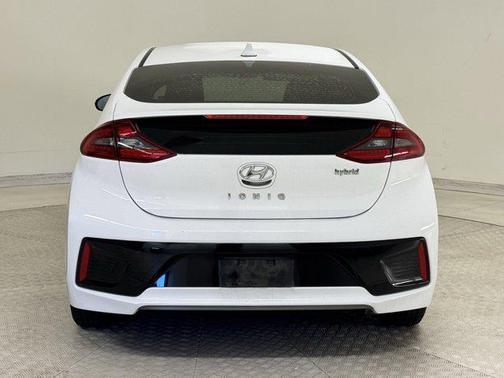 2017 Hyundai IONIQ Hybrid SEL