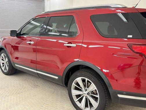 Red 2018 Ford Explorer Limited