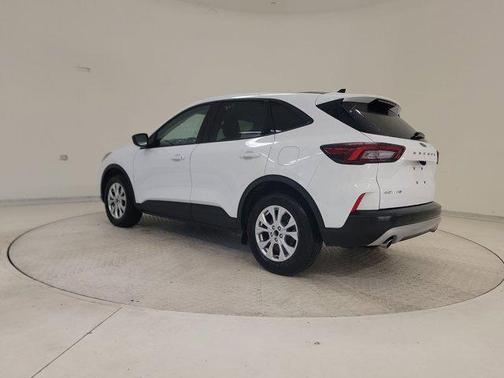 Oxford White 2025 Ford Escape Active
