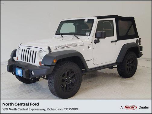 Bright White Clearcoat 2013 Jeep Wrangler Moab SUV