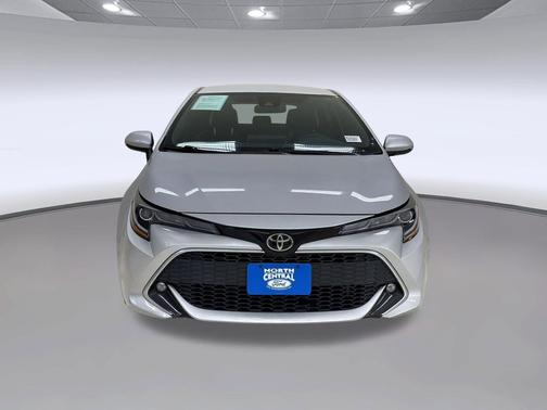 Classic Silver Metallic 2019 Toyota Corolla XSE