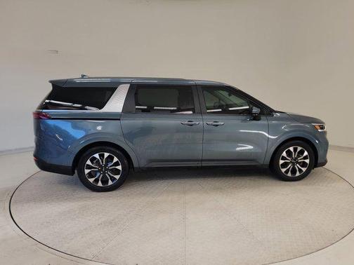 2022 Kia Carnival EX