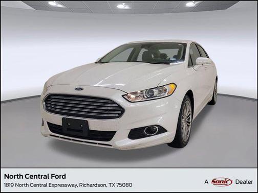 White 2016 Ford Fusion SE
