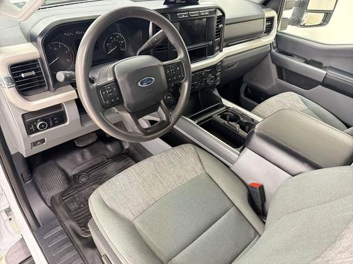 Oxford White 2024 Ford F-350 XLT