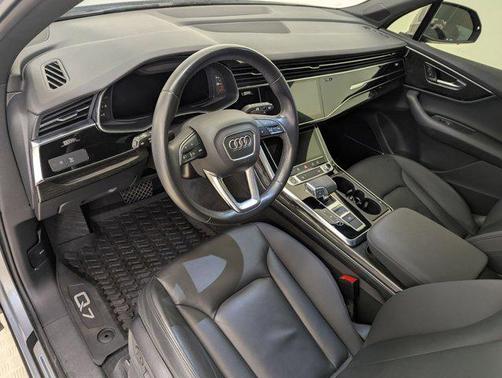 2022 Audi Q7 55 Premium Plus