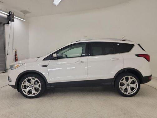 White Platinum Metallic Tri-Coat 2019 Ford Escape Titanium