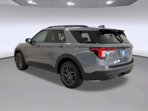 Agate Black Metallic 2025 Ford Explorer ST-Line
