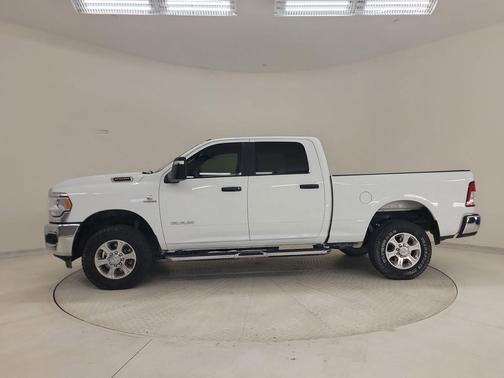 Bright White Clearcoat 2024 RAM 2500 Big Horn Crew Cab 4x4 6'4' Box