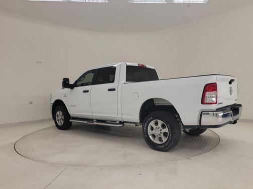 Bright White Clearcoat 2024 RAM 2500 Big Horn Crew Cab 4x4 6'4' Box