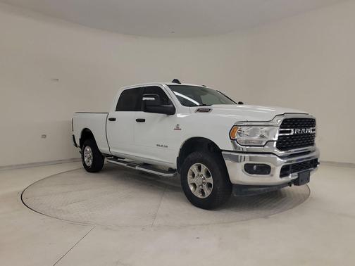 Bright White Clearcoat 2024 RAM 2500 Big Horn Crew Cab 4x4 6'4' Box