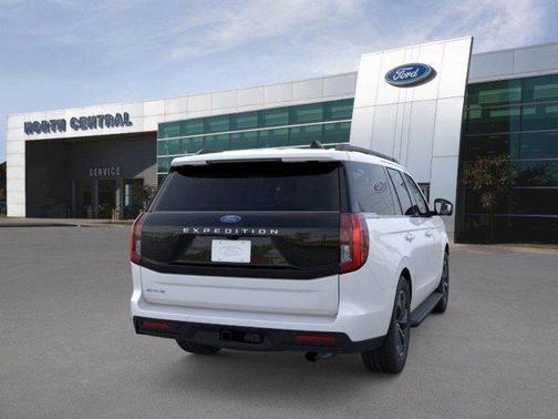 Star White Metallic Tri-Coat 2026 Ford Expedition Active