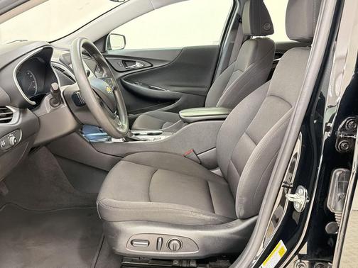 Mosaic Black Metallic 2023 Chevrolet Malibu FWD 1LT