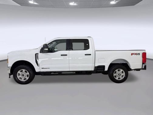 Oxford White 2025 Ford F-250 XLT