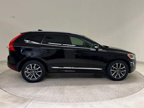 2017 Volvo XC60 T6 Dynamic
