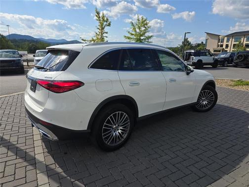 2024 Mercedes-Benz GLC 300 Base 4MATIC