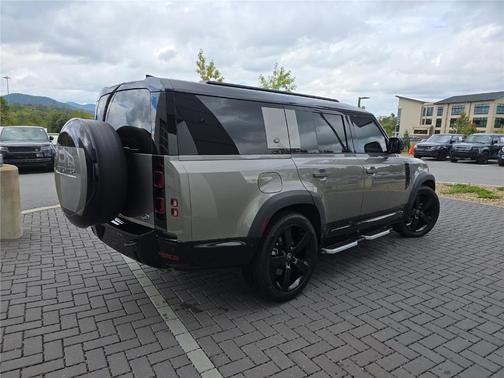 2023 Land Rover Defender X-Dynamic SE