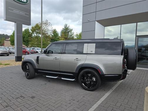 2023 Land Rover Defender X-Dynamic SE