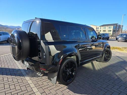 2024 Land Rover Defender P525 V8