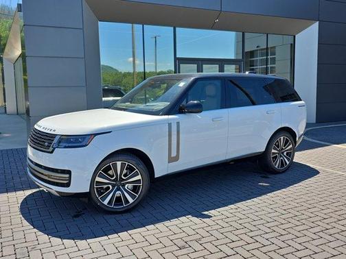 Fuji White 2026 Land Rover Range Rover P400 SE 7 Seat