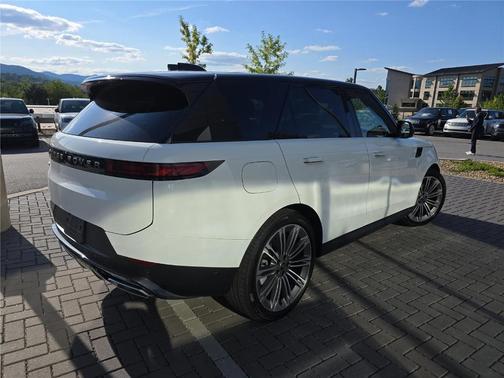 2025 Land Rover Range Rover Sport P360 SE