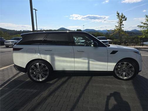 2025 Land Rover Range Rover Sport P360 SE