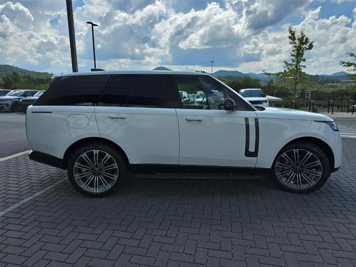 2025 Land Rover Range Rover P400 SE