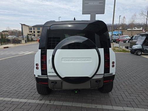 2025 Land Rover Defender P400 X-Dynamic SE