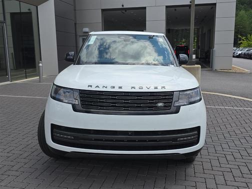 2025 Land Rover Range Rover P400 SE