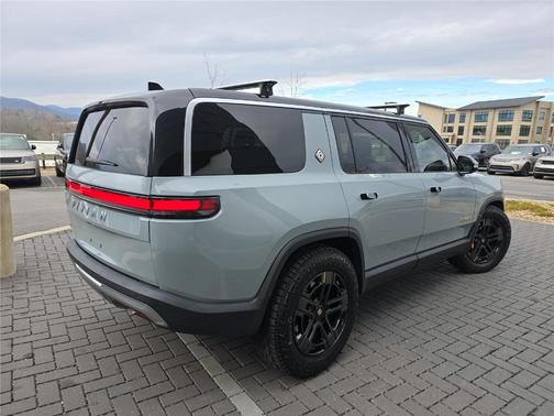 2023 Rivian R1S Adventure Quad Motor Large Pack