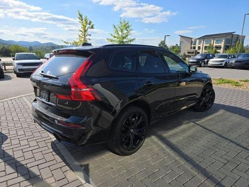 2024 Volvo XC60 Recharge Plug-In Hybrid T8 Ultimate Black Edition