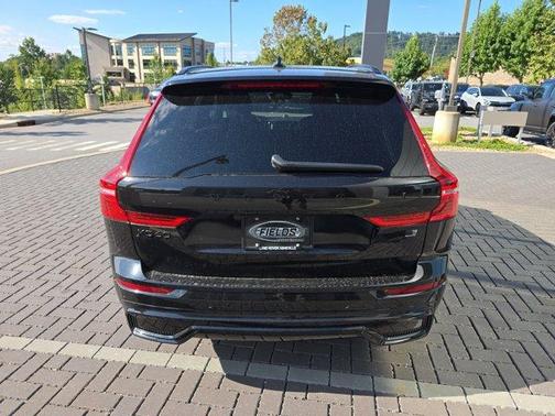 2024 Volvo XC60 Recharge Plug-In Hybrid T8 Ultimate Black Edition