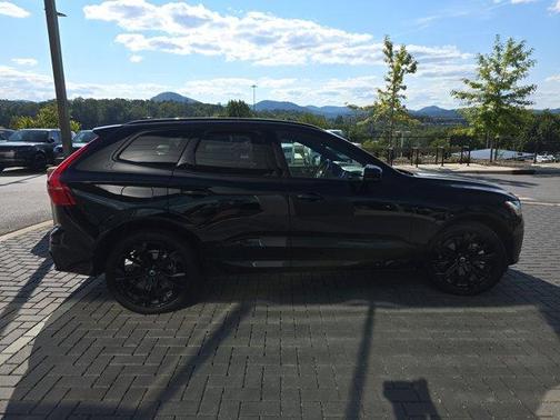 2024 Volvo XC60 Recharge Plug-In Hybrid T8 Ultimate Black Edition