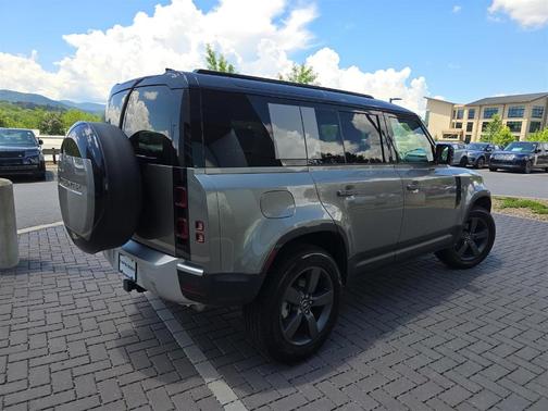 2025 Land Rover Defender P300