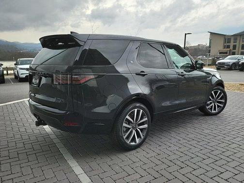2024 Land Rover Discovery P300 Dynamic SE