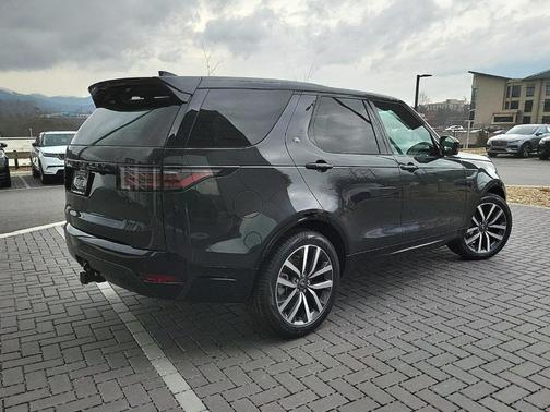2024 Land Rover Discovery P300 Dynamic SE