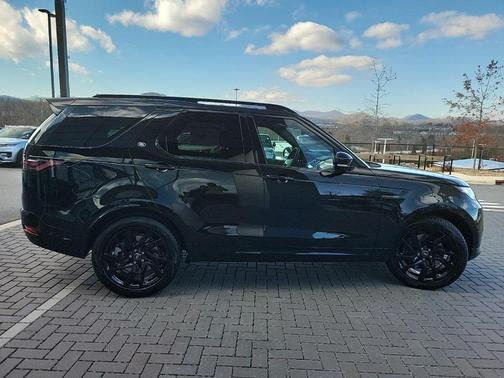 2025 Land Rover Discovery P360 Dynamic SE