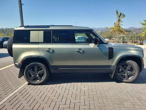 2025 Land Rover Defender P300