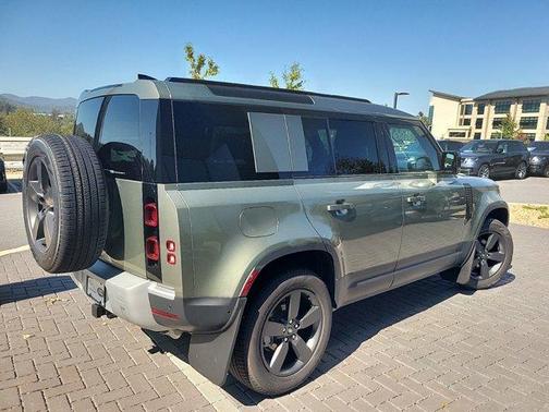 2025 Land Rover Defender P300
