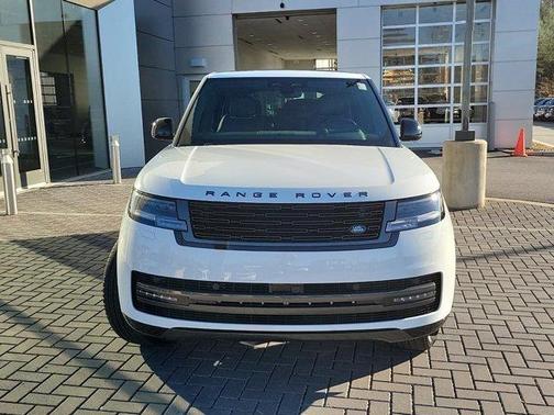 2025 Land Rover Range Rover P530 SE