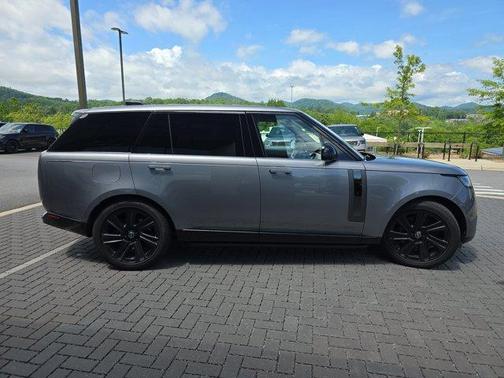 2023 Land Rover Range Rover SV